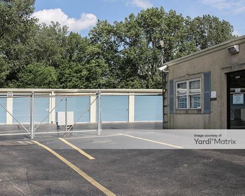 Source URL: https://cdnsc.rentcafe.com/dmslivecafe/3/1073545/1073545-1-5.jpg?width=-1&height=385&quality=80