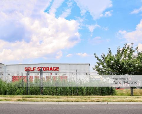 Source URL: https://cdnsc.rentcafe.com/dmslivecafe/3/1073568/1073568-1-2.jpg?width=-1&height=385&quality=80