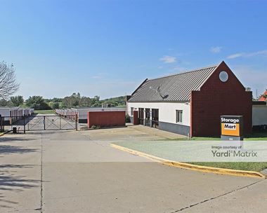 Storage Units for Rent available at 11510 North Main, Kansas City, MO 64155