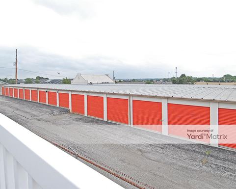 Source URL: https://cdnsc.rentcafe.com/dmslivecafe/3/1073606/1073606-1-4.jpg?width=-1&height=385&quality=80