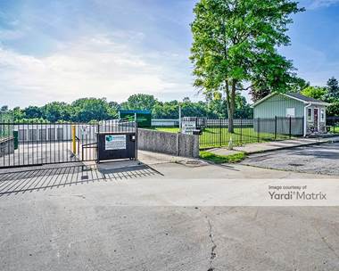 Storage Units for Rent available at 7040 North Broadway, Gladstone, MO 64118