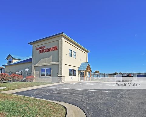 Source URL: https://cdnsc.rentcafe.com/dmslivecafe/3/1073648/1073648-1-2.jpg?width=-1&height=385&quality=80