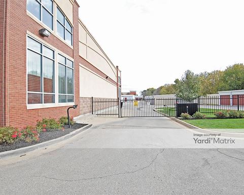 Source URL: https://cdnsc.rentcafe.com/dmslivecafe/3/1073657/1073657-1-5.jpg?width=-1&height=385&quality=80