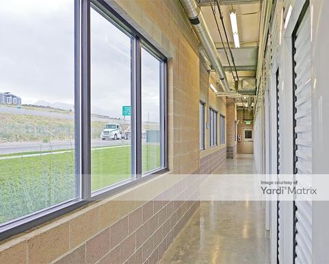 Source URL: https://cdnsc.rentcafe.com/dmslivecafe/3/1073694/1073694-1-5.jpg?width=-1&height=385&quality=80