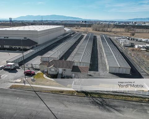 Source URL: https://cdnsc.rentcafe.com/dmslivecafe/3/1073718/1073718-1-6.jpg?width=-1&height=385&quality=80