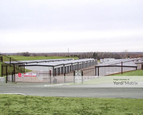 Source URL: https://cdnsc.rentcafe.com/dmslivecafe/3/1073784/1073784-1-5.jpg?width=-1&height=385&quality=80