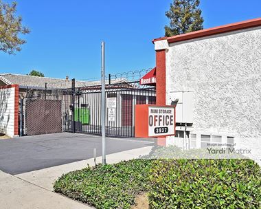 Storage Units for Rent available at 3937 East Orangeburg Avenue, Modesto, CA 95355