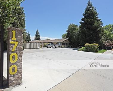 Storage Units for Rent available at 1700 South Blackstone Street, Tulare, CA 93274