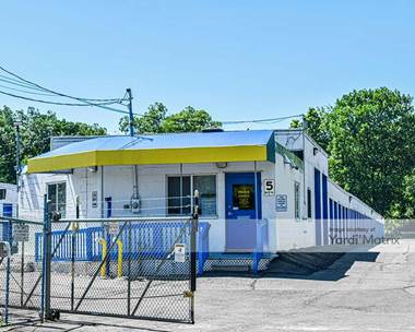 Storage Units for Rent available at 4275 Highland Road, Waterford, MI 48328