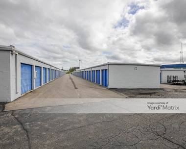 Storage Units for Rent available at 27203 Groesbeck Hwy, Warren, MI 48089