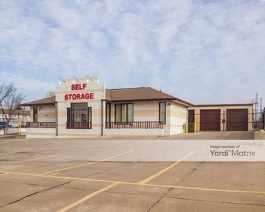 Storage Units for Rent available at 2447 Fort Street, Trenton, MI 48183
