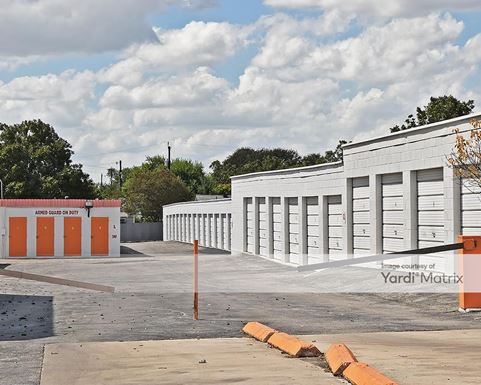 Source URL: https://cdnsc.rentcafe.com/dmslivecafe/3/1074388/1074388-1-2.jpg?width=-1&height=385&quality=80