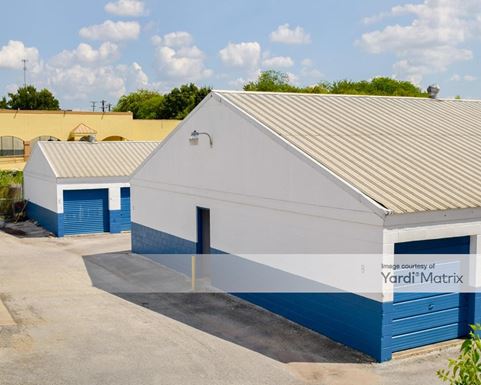 Source URL: https://cdnsc.rentcafe.com/dmslivecafe/3/1074389/1074389-1-4.jpg?width=-1&height=385&quality=80