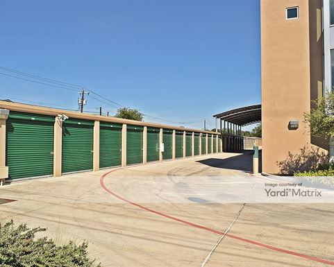 Source URL: https://cdnsc.rentcafe.com/dmslivecafe/3/1074394/1074394-1-2.jpg?width=-1&height=385&quality=80