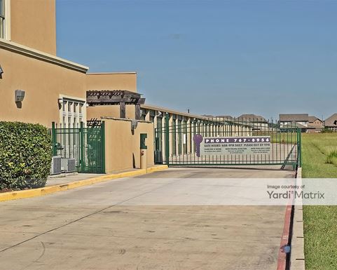 Source URL: https://cdnsc.rentcafe.com/dmslivecafe/3/1074394/1074394-1-4.jpg?width=-1&height=385&quality=80