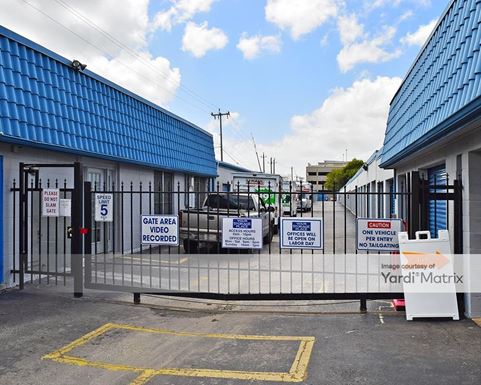 Source URL: https://cdnsc.rentcafe.com/dmslivecafe/3/1074404/1074404-1-2.jpg?width=-1&height=385&quality=80