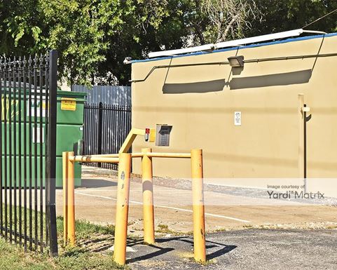 Source URL: https://cdnsc.rentcafe.com/dmslivecafe/3/1074409/1074409-1-5.jpg?width=-1&height=385&quality=80