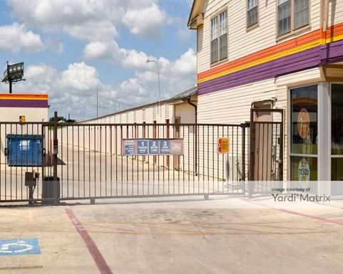 Source URL: https://cdnsc.rentcafe.com/dmslivecafe/3/1074412/1074412-1-2.jpg?width=-1&height=385&quality=80