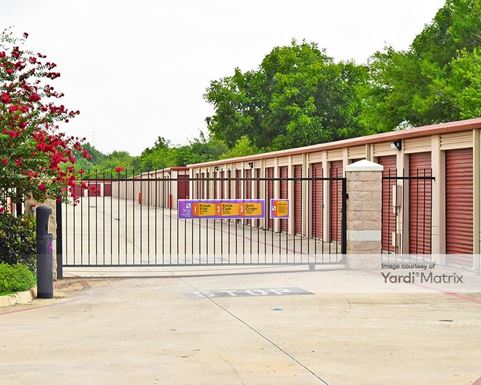 Source URL: https://cdnsc.rentcafe.com/dmslivecafe/3/1074414/1074414-1-2.jpg?width=-1&height=385&quality=80