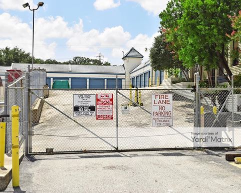 Source URL: https://cdnsc.rentcafe.com/dmslivecafe/3/1074441/1074441-1-2.jpg?width=-1&height=385&quality=80