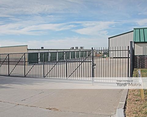 Source URL: https://cdnsc.rentcafe.com/dmslivecafe/3/1074682/1074682-1-4.jpg?width=-1&height=385&quality=80