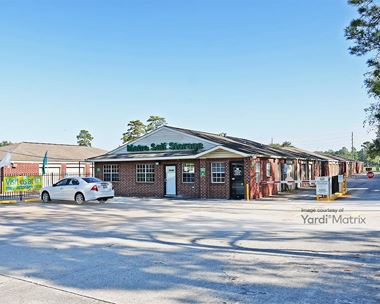 Storage Units for Rent available at 13800 Veterans Memorial Drive, Houston, TX 77014