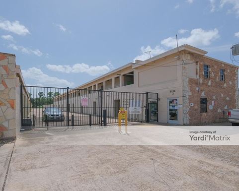 Source URL: https://cdnsc.rentcafe.com/dmslivecafe/3/1074732/1074732-1-4.jpg?width=-1&height=385&quality=80