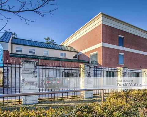 Source URL: https://cdnsc.rentcafe.com/dmslivecafe/3/1074733/1074733-1-5.jpg?width=-1&height=385&quality=80