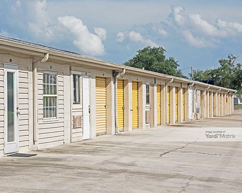 Source URL: https://cdnsc.rentcafe.com/dmslivecafe/3/1074802/1074802-1-5.jpg?width=-1&height=385&quality=80