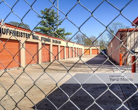 Source URL: https://cdnsc.rentcafe.com/dmslivecafe/3/1074896/1074896-1-5.jpg?width=-1&height=385&quality=80