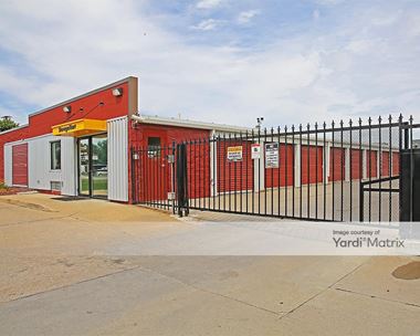 Storage Units for Rent available at 4043 East 14th Street, Des Moines, IA 50313