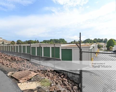 Source URL: https://cdnsc.rentcafe.com/dmslivecafe/3/1075103/1075103-1-3.jpg?width=-1&height=385&quality=80