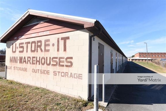 Source URL: https://cdnsc.rentcafe.com/dmslivecafe/3/1075143/1075143-1-5.jpg?width=-1&height=385&quality=80