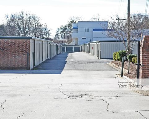 Source URL: https://cdnsc.rentcafe.com/dmslivecafe/3/1075170/1075170-1-4.jpg?width=-1&height=385&quality=80