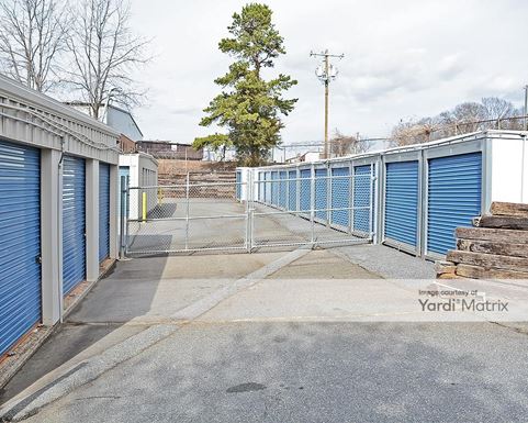 Source URL: https://cdnsc.rentcafe.com/dmslivecafe/3/1075190/1075190-1-2.jpg?width=-1&height=385&quality=80