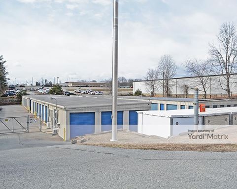 Source URL: https://cdnsc.rentcafe.com/dmslivecafe/3/1075190/1075190-1-5.jpg?width=-1&height=385&quality=80