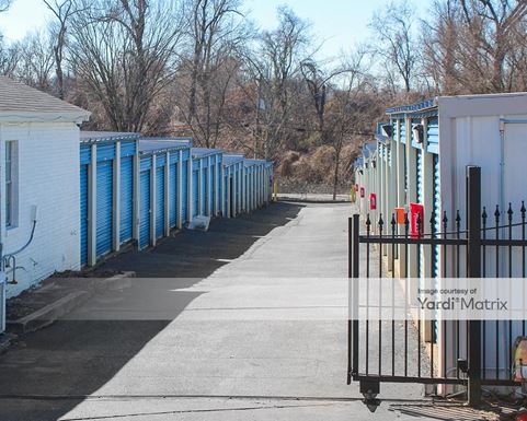 Source URL: https://cdnsc.rentcafe.com/dmslivecafe/3/1075213/1075213-1-4.jpg?width=-1&height=385&quality=80