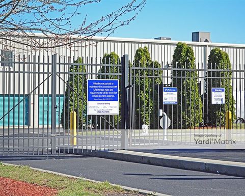 Source URL: https://cdnsc.rentcafe.com/dmslivecafe/3/1075260/1075260-1-3.jpg?width=-1&height=385&quality=80