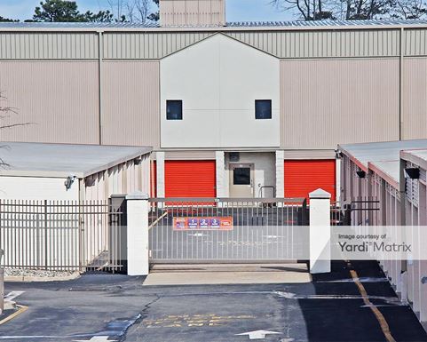 Source URL: https://cdnsc.rentcafe.com/dmslivecafe/3/1075267/1075267-1-5.jpg?width=-1&height=385&quality=80