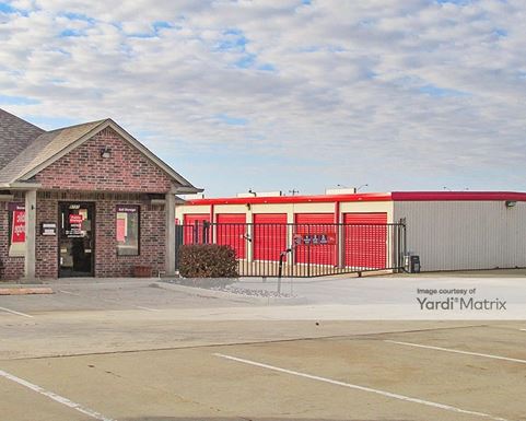 Source URL: https://cdnsc.rentcafe.com/dmslivecafe/3/1075304/1075304-1-5.jpg?width=-1&height=385&quality=80