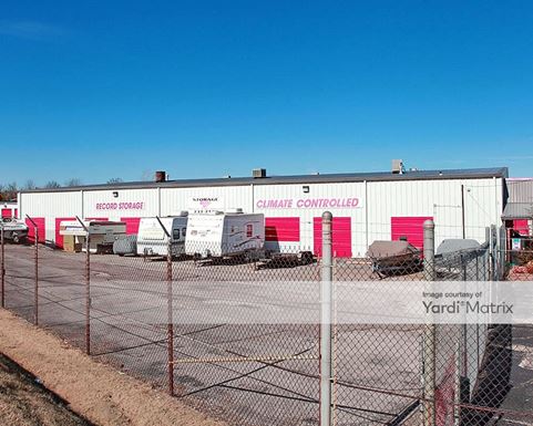 Source URL: https://cdnsc.rentcafe.com/dmslivecafe/3/1075329/1075329-1-3.jpg?width=-1&height=385&quality=80