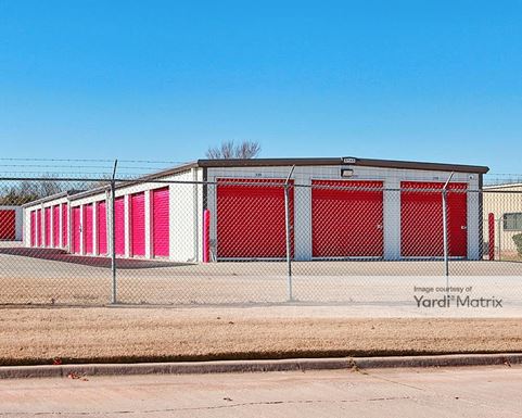 Source URL: https://cdnsc.rentcafe.com/dmslivecafe/3/1075329/1075329-1-5.jpg?width=-1&height=385&quality=80