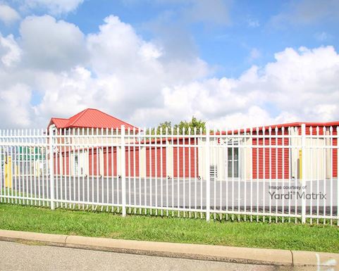 Source URL: https://cdnsc.rentcafe.com/dmslivecafe/3/1075365/1075365-1-4.jpg?width=-1&height=385&quality=80