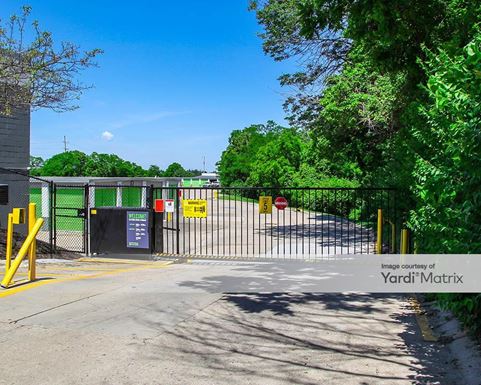 Source URL: https://cdnsc.rentcafe.com/dmslivecafe/3/1075390/1075390-1-5.jpg?width=-1&height=385&quality=80