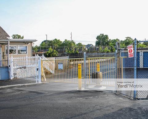 Source URL: https://cdnsc.rentcafe.com/dmslivecafe/3/1075392/1075392-1-3.jpg?width=-1&height=385&quality=80