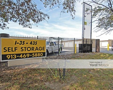 Source URL: https://cdnsc.rentcafe.com/dmslivecafe/3/1075415/1075415-1-1.jpg?width=-1&height=385&quality=80