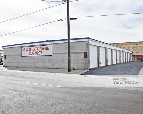 Source URL: https://cdnsc.rentcafe.com/dmslivecafe/3/1075437/1075437-1-5.jpg?width=-1&height=385&quality=80