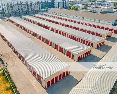 Source URL: https://cdnsc.rentcafe.com/dmslivecafe/3/1075465/1075465-1-4.jpg?width=-1&height=385&quality=80