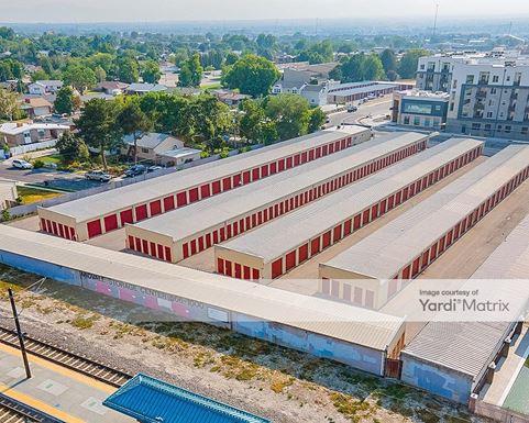 Source URL: https://cdnsc.rentcafe.com/dmslivecafe/3/1075465/1075465-1-5.jpg?width=-1&height=385&quality=80