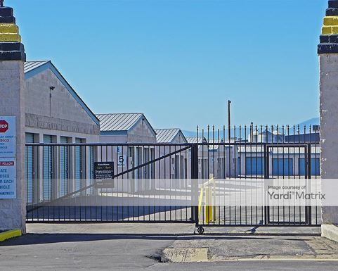 Source URL: https://cdnsc.rentcafe.com/dmslivecafe/3/1075498/1075498-1-4.jpg?width=-1&height=385&quality=80